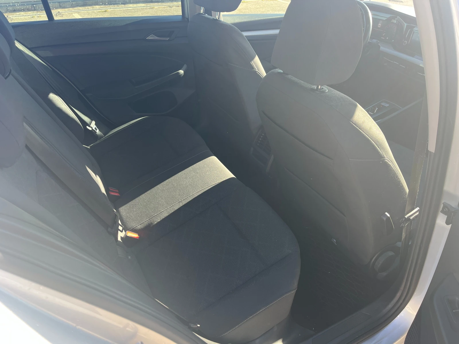 VW Golf 1.5 TSI , снимка 7 - Автомобили и джипове - 56194712