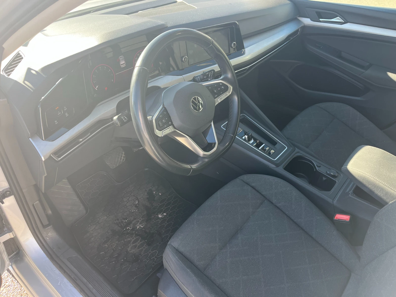 VW Golf 1.5 TSI , снимка 9 - Автомобили и джипове - 56194712