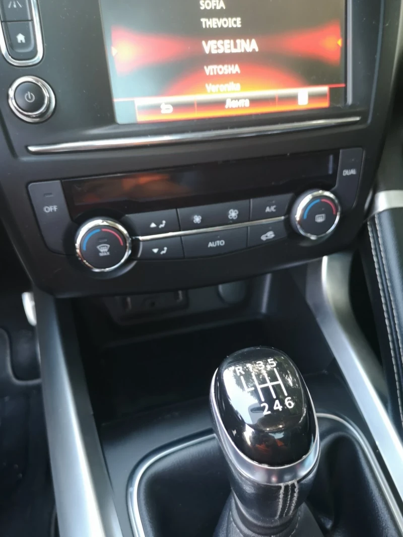 Renault Kadjar BOSE PANORAMA  1.6 85000 km 4x4, снимка 9 - Автомобили и джипове - 53032680