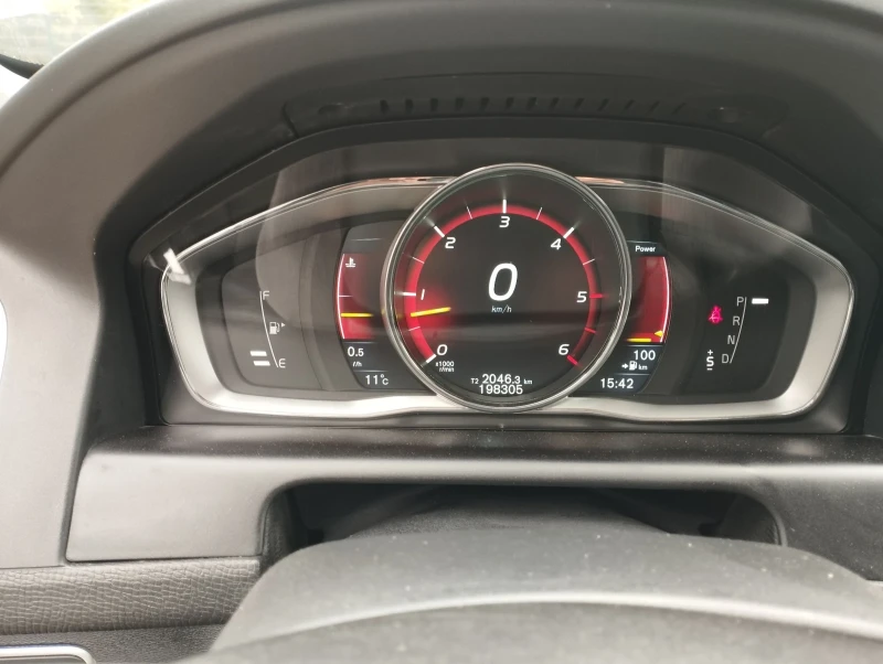 Volvo XC60 2, 4D 4x4, снимка 8 - Автомобили и джипове - 52407772