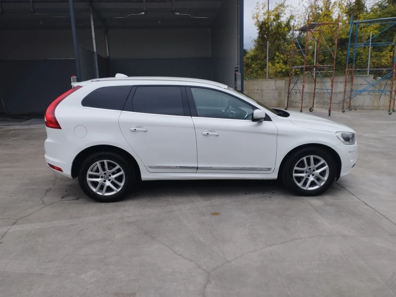 Volvo XC60 2, 4D 4x4, снимка 3 - Автомобили и джипове - 52407772