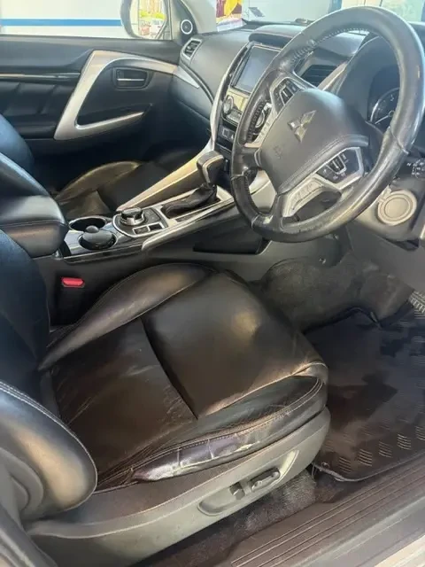 Mitsubishi Pajero sport, снимка 12 - Автомобили и джипове - 54153516