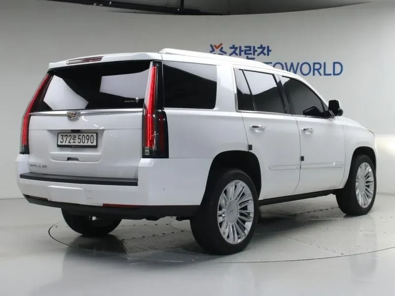 Cadillac Escalade 6.2 4Th Generation, снимка 2 - Автомобили и джипове - 55088751
