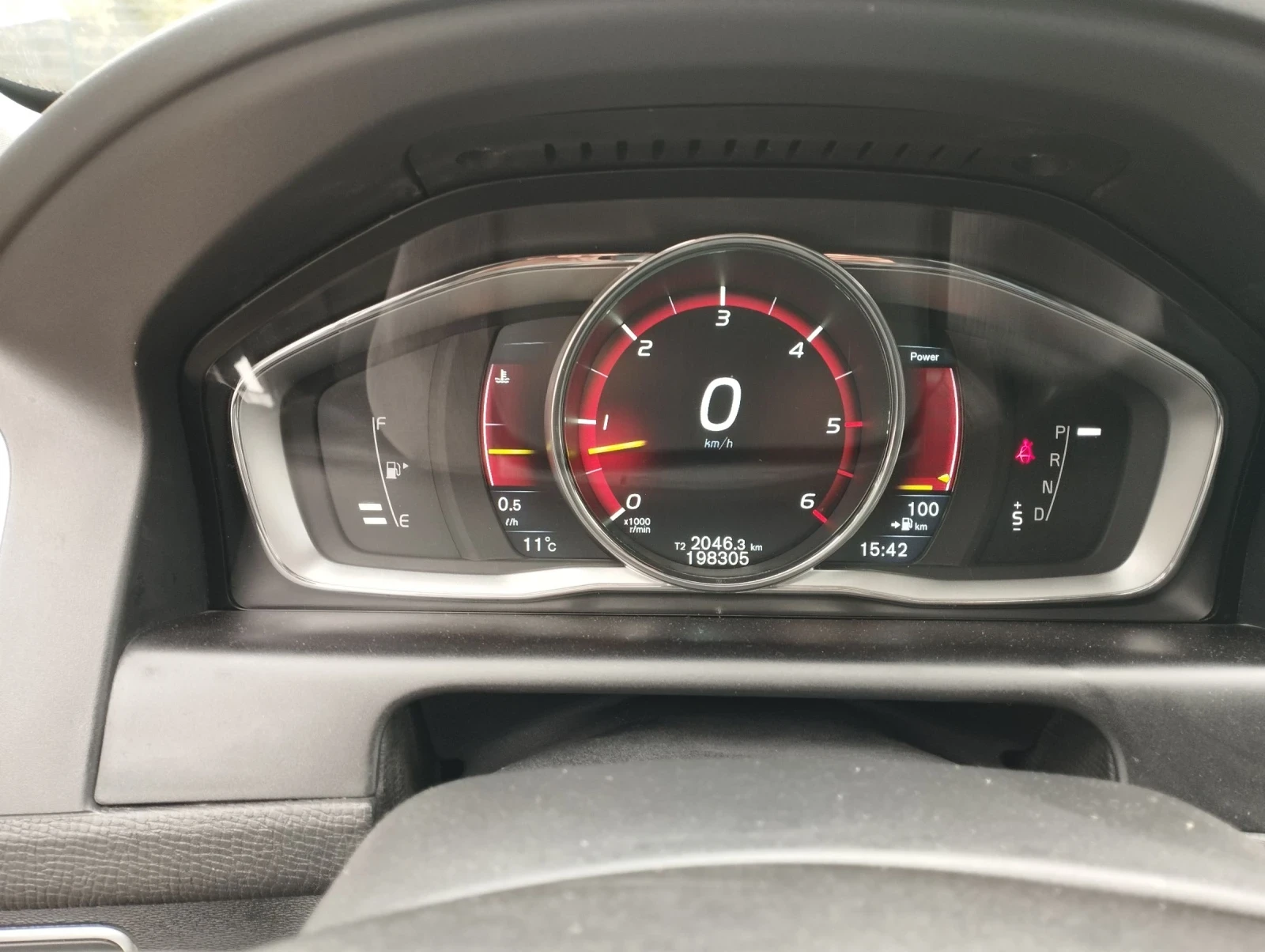 Volvo XC60 2, 4D 4x4 - изображение 8