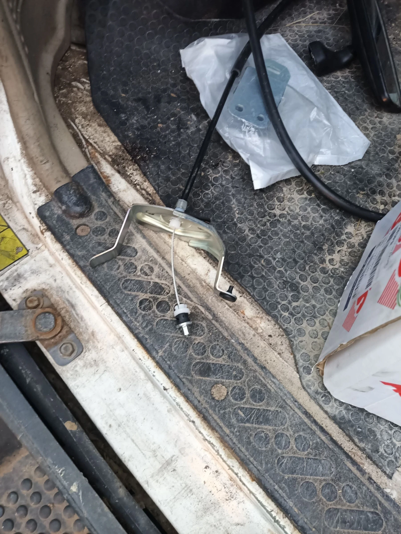 Nissan Terrano 2.7 TDI, снимка 14 - Автомобили и джипове - 54208039