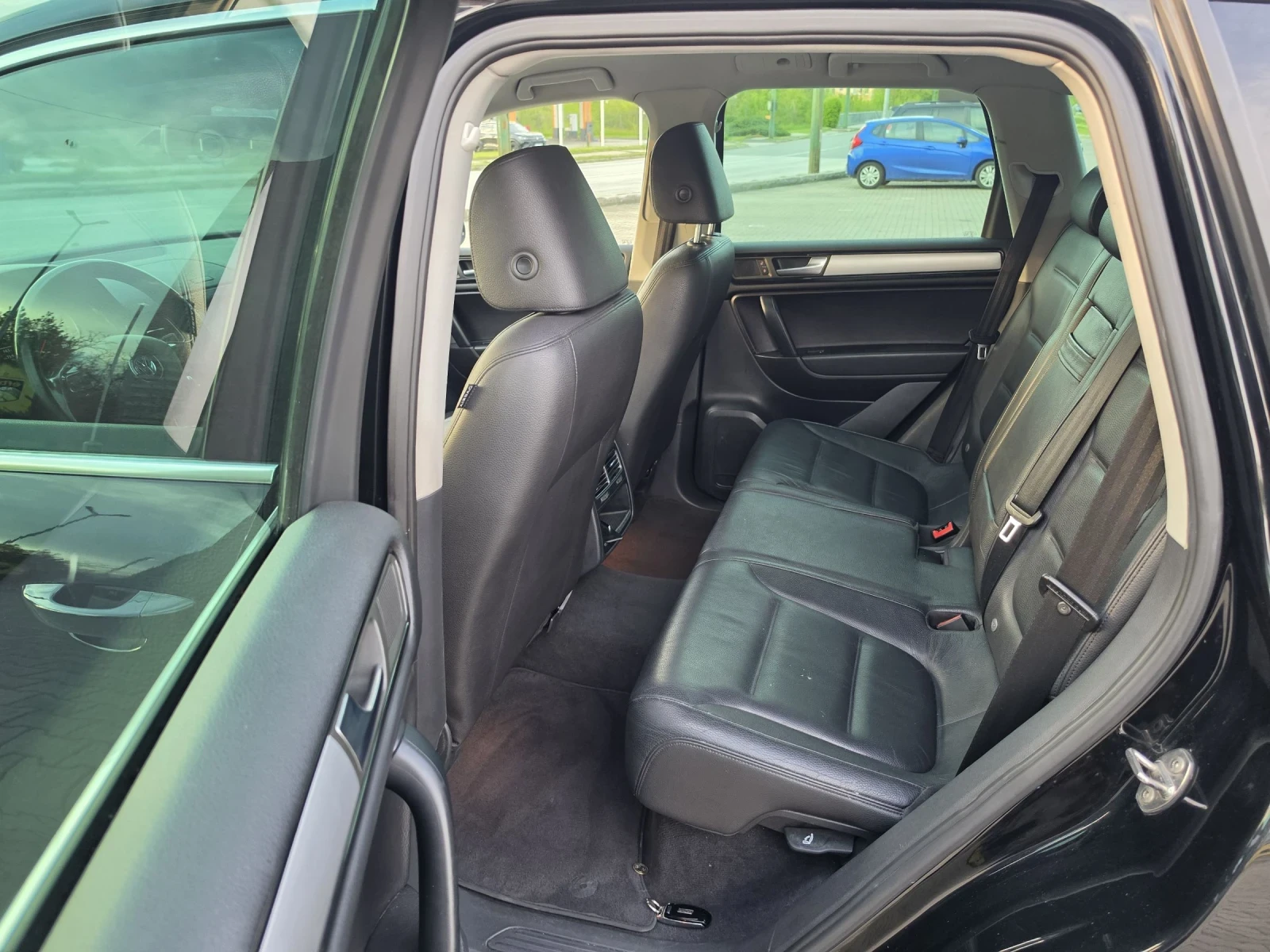VW Touareg 3.0TDI/4X4/NAVI/, снимка 13 - Автомобили и джипове - 54416805