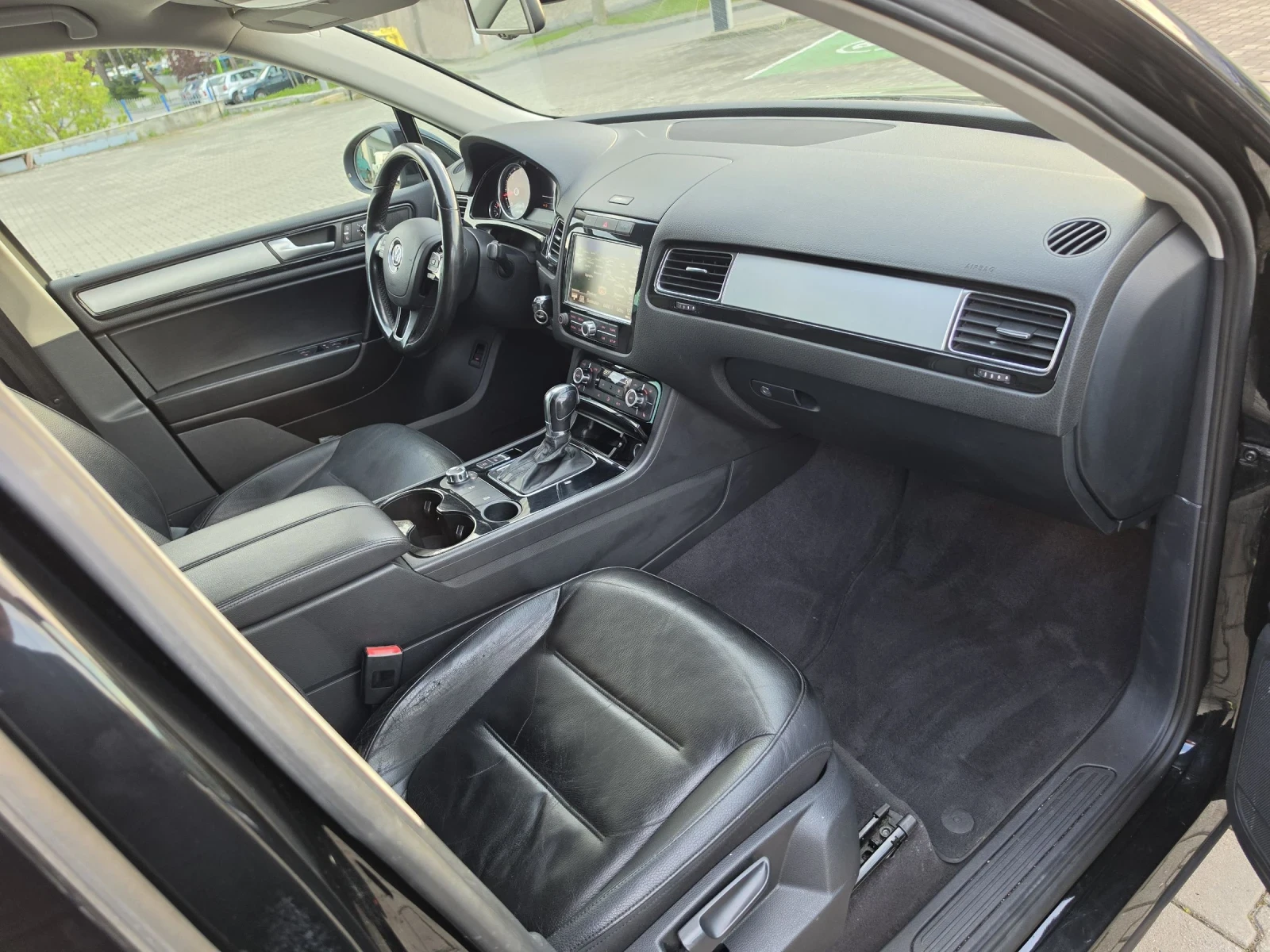VW Touareg 3.0TDI/4X4/NAVI/, снимка 12 - Автомобили и джипове - 54416805