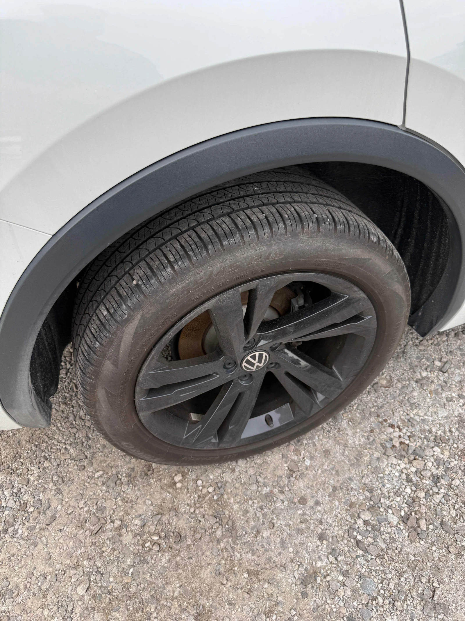 VW Tiguan * Comfortline R Line Black Edition * CARFAX * , снимка 16 - Автомобили и джипове - 56072603