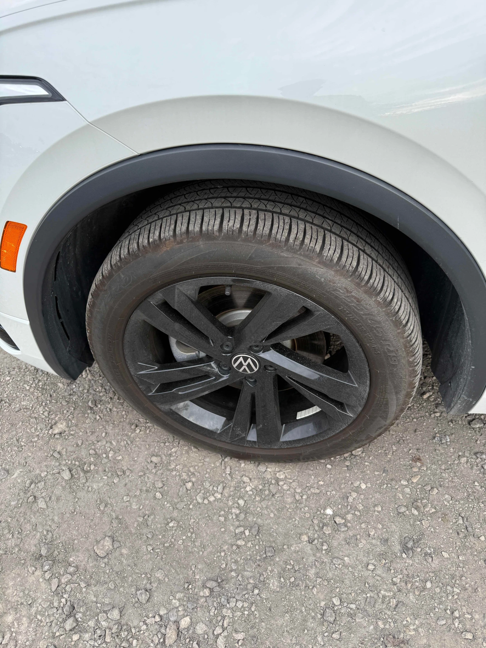 VW Tiguan * Comfortline R Line Black Edition * CARFAX * , снимка 7 - Автомобили и джипове - 56072603