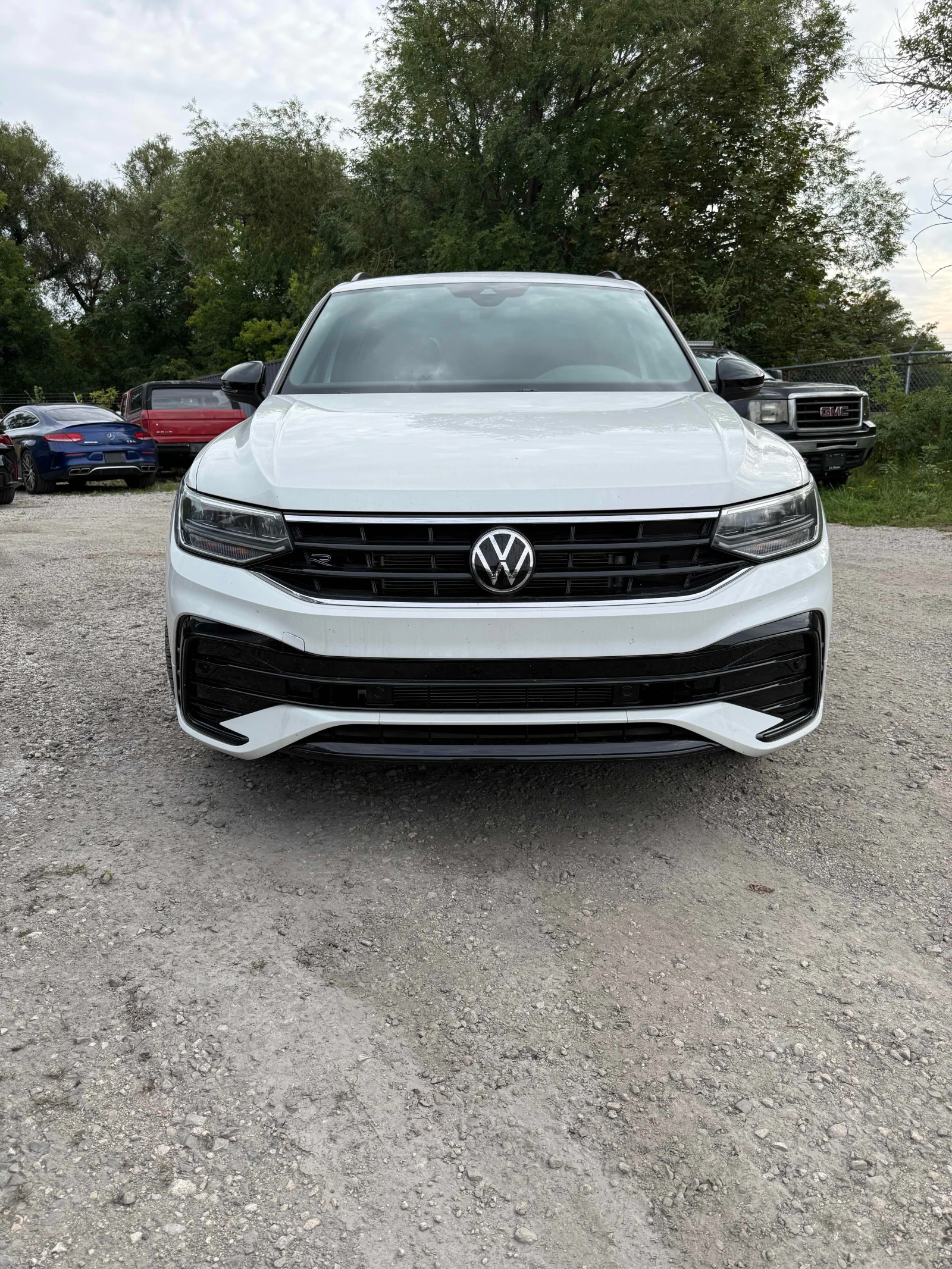 VW Tiguan * Comfortline R Line Black Edition * CARFAX * , снимка 6 - Автомобили и джипове - 56072603