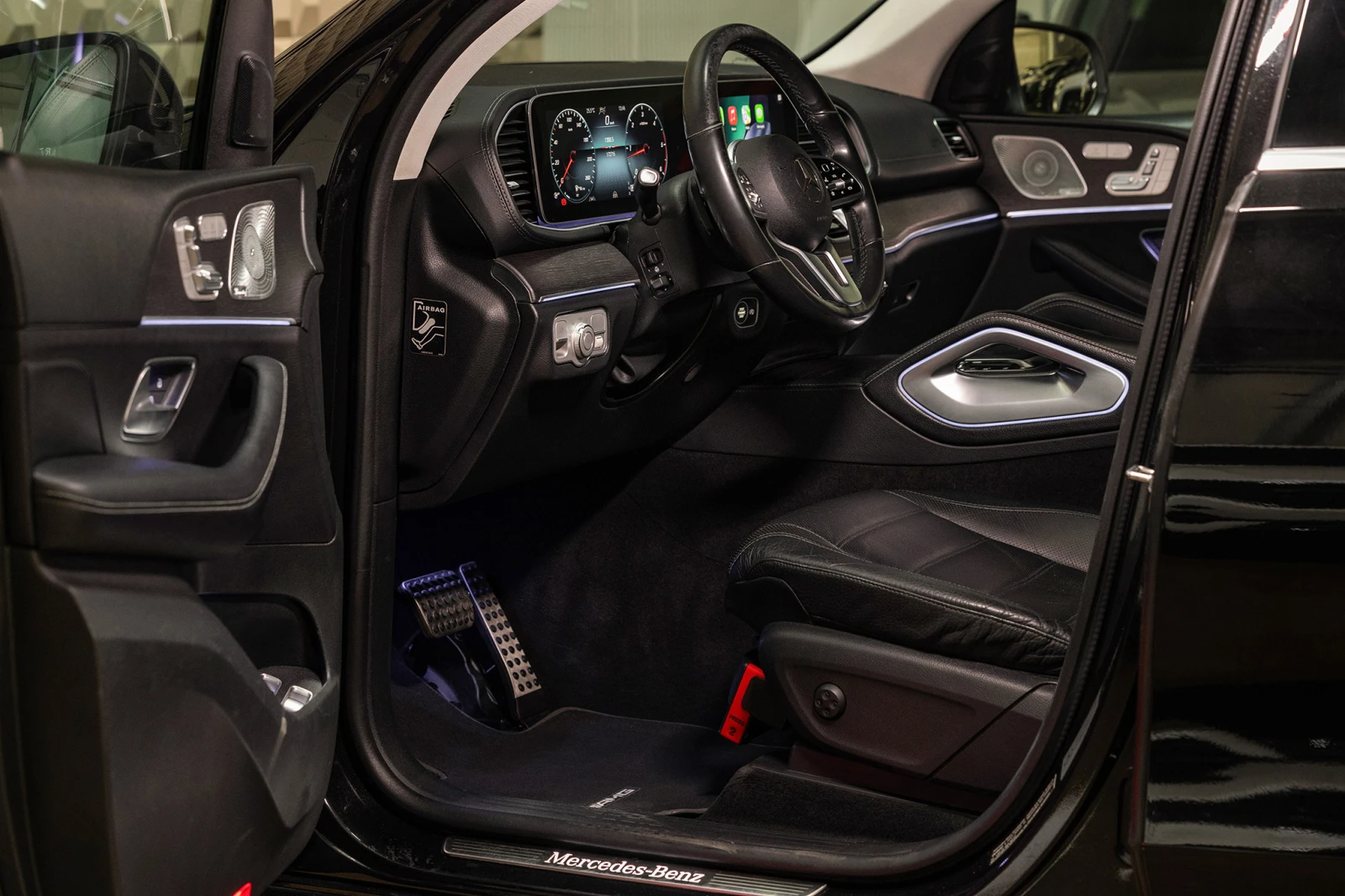Mercedes-Benz GLS 400 4MATIC| AMG| AIRMATIC| DISTRONIC| Гаранция, снимка 8 - Автомобили и джипове - 56196117