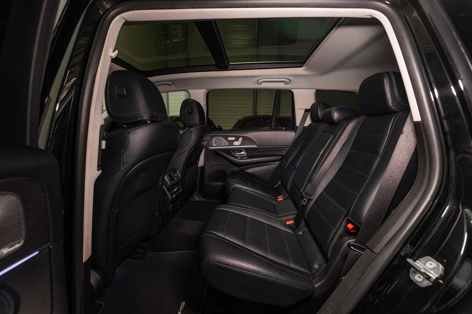 Mercedes-Benz GLS 400 4MATIC| AMG| AIRMATIC| DISTRONIC| Гаранция, снимка 10 - Автомобили и джипове - 56196117