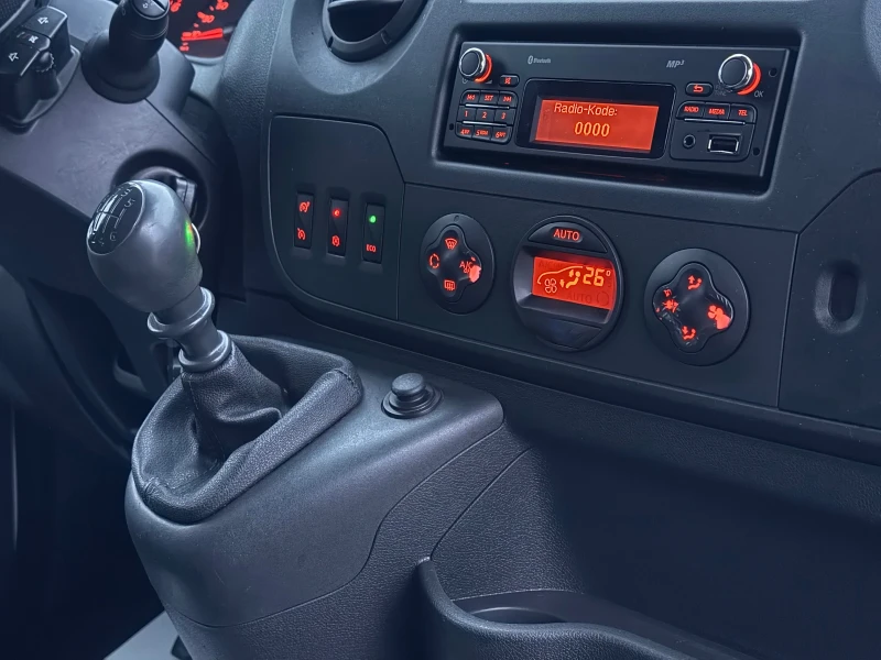 Renault Master 2.3D 170кс * MAXI* * Климатроник* , снимка 16 - Бусове и автобуси - 52822818