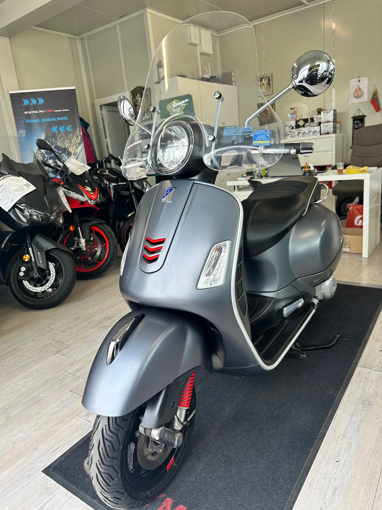 Vespa GTS 300S ABS/ASR 05.20217г., снимка 8 - Мотоциклети и мототехника - 54608894