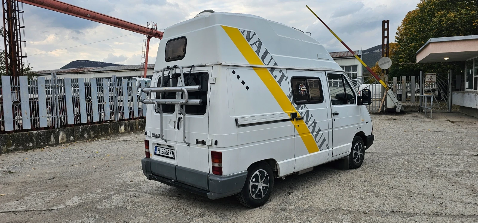 Кемпер Renault Trafic  - изображение 4