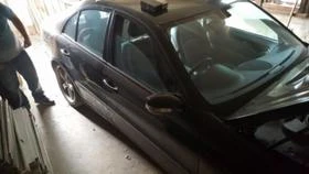 Mercedes-Benz E 320 4matic, снимка 11