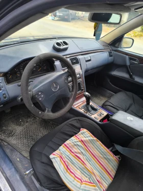 Mercedes-Benz E 270, снимка 2