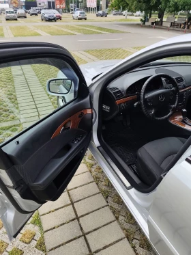 Mercedes-Benz E 220, снимка 7