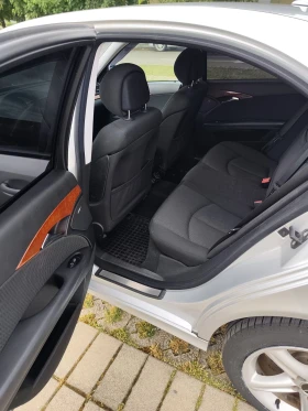 Mercedes-Benz E 220, снимка 9