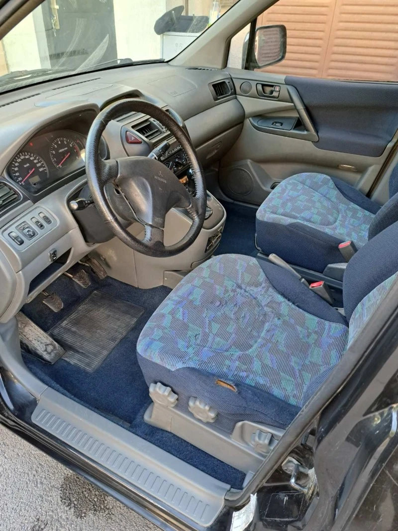 Mitsubishi Space runner 2.0i, снимка 9 - Автомобили и джипове - 43221031