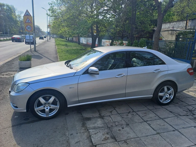 Mercedes-Benz E 200, снимка 3 - Автомобили и джипове - 47071725