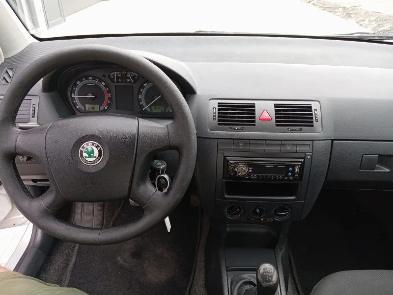 Skoda Fabia ЛИЗИНГ , снимка 11 - Автомобили и джипове - 47463575