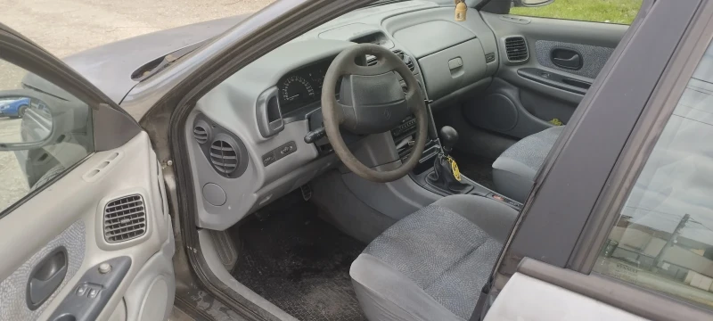 Renault Laguna Laguna, снимка 8 - Автомобили и джипове - 49515196