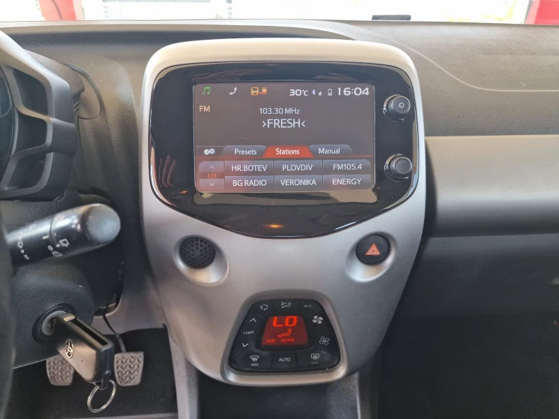 Toyota Aygo, снимка 15 - Автомобили и джипове - 51141712