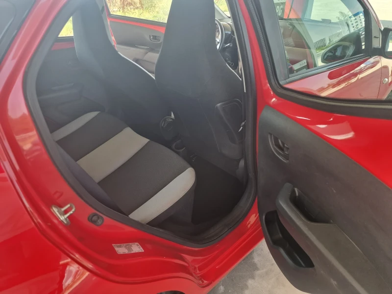 Toyota Aygo, снимка 11 - Автомобили и джипове - 51141712