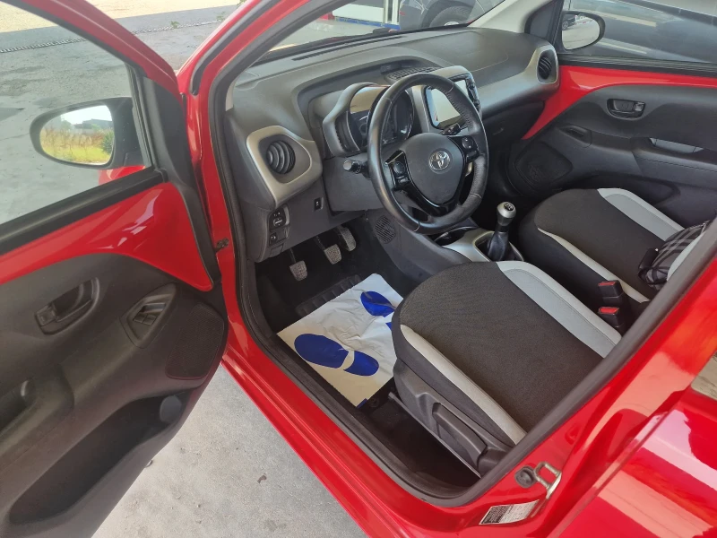 Toyota Aygo, снимка 8 - Автомобили и джипове - 51141712
