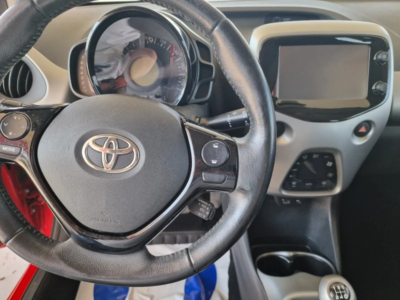 Toyota Aygo, снимка 14 - Автомобили и джипове - 51141712