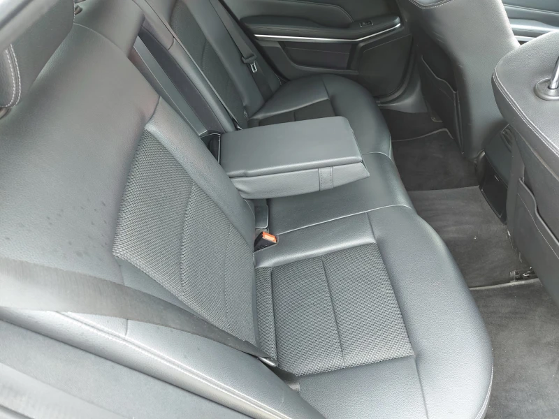 Mercedes-Benz E 220 BlueTEC 9G-Tronic, снимка 13 - Автомобили и джипове - 52568116