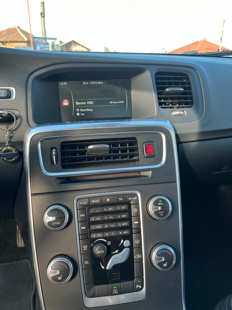 Volvo V60 D3 2.0 , снимка 9 - Автомобили и джипове - 52543169