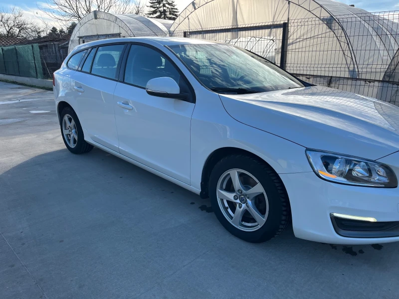 Volvo V60 D3 2.0 , снимка 5 - Автомобили и джипове - 52543169