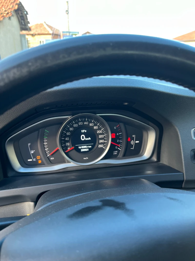 Volvo V60 D3 2.0 , снимка 8 - Автомобили и джипове - 52543169