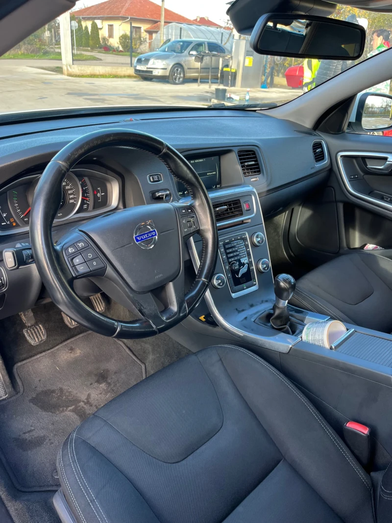 Volvo V60 D3 2.0 , снимка 7 - Автомобили и джипове - 52543169