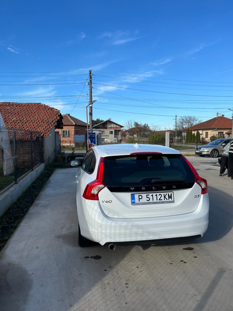 Volvo V60 D3 2.0 , снимка 4 - Автомобили и джипове - 52543169
