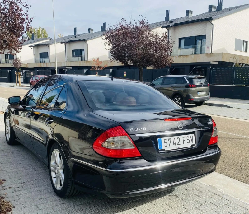 Mercedes-Benz E 320 AVANGARDE , снимка 5 - Автомобили и джипове - 53442149