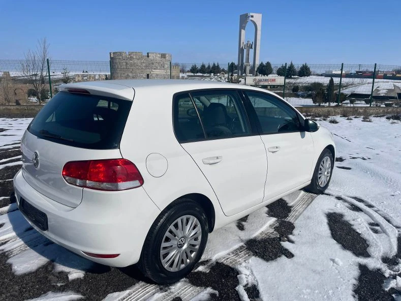 VW Golf 1.6TDI, снимка 10 - Автомобили и джипове - 49221219