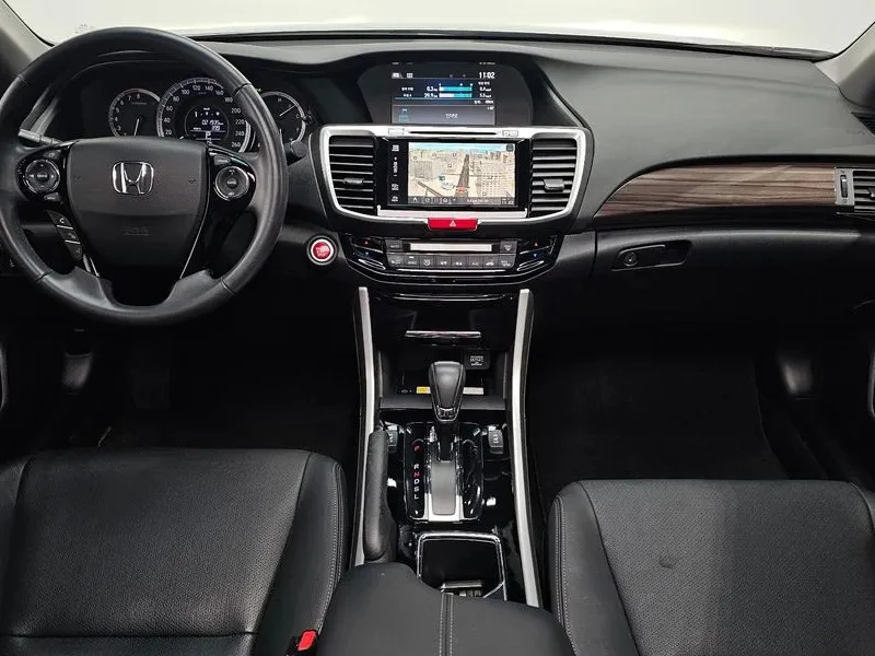 Honda Accord 2.4 9GEN TOP, снимка 5 - Автомобили и джипове - 55441121