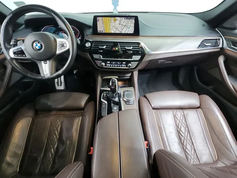 BMW 530 M Sports, снимка 7 - Автомобили и джипове - 56071276