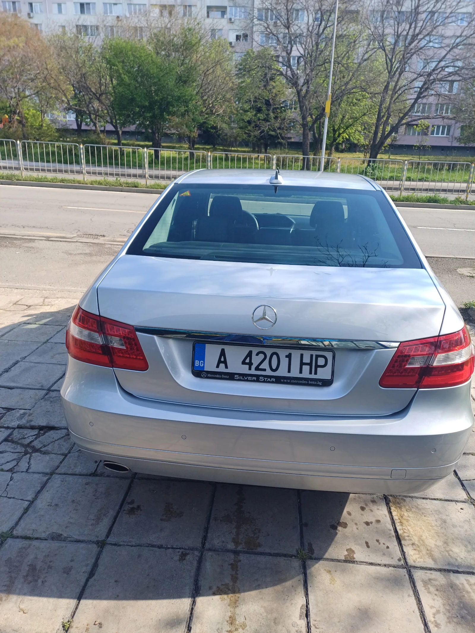 Mercedes-Benz E 200  - изображение 5