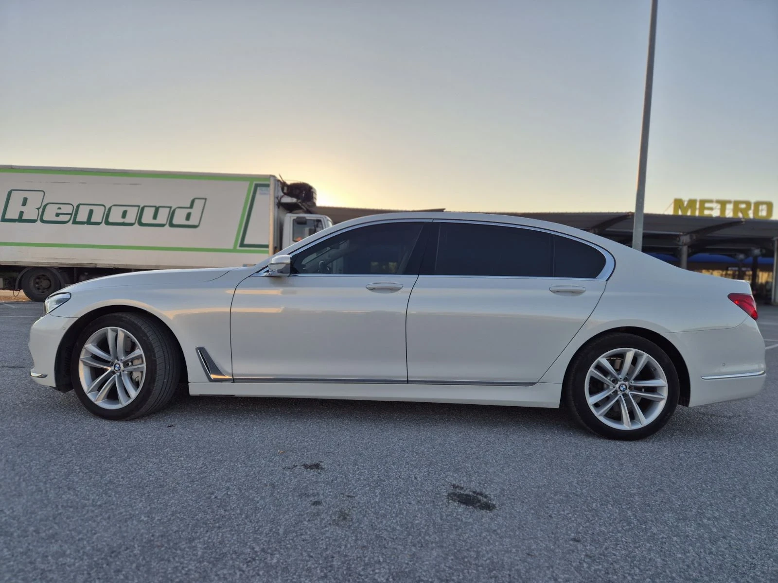 BMW 750 Li - изображение 2