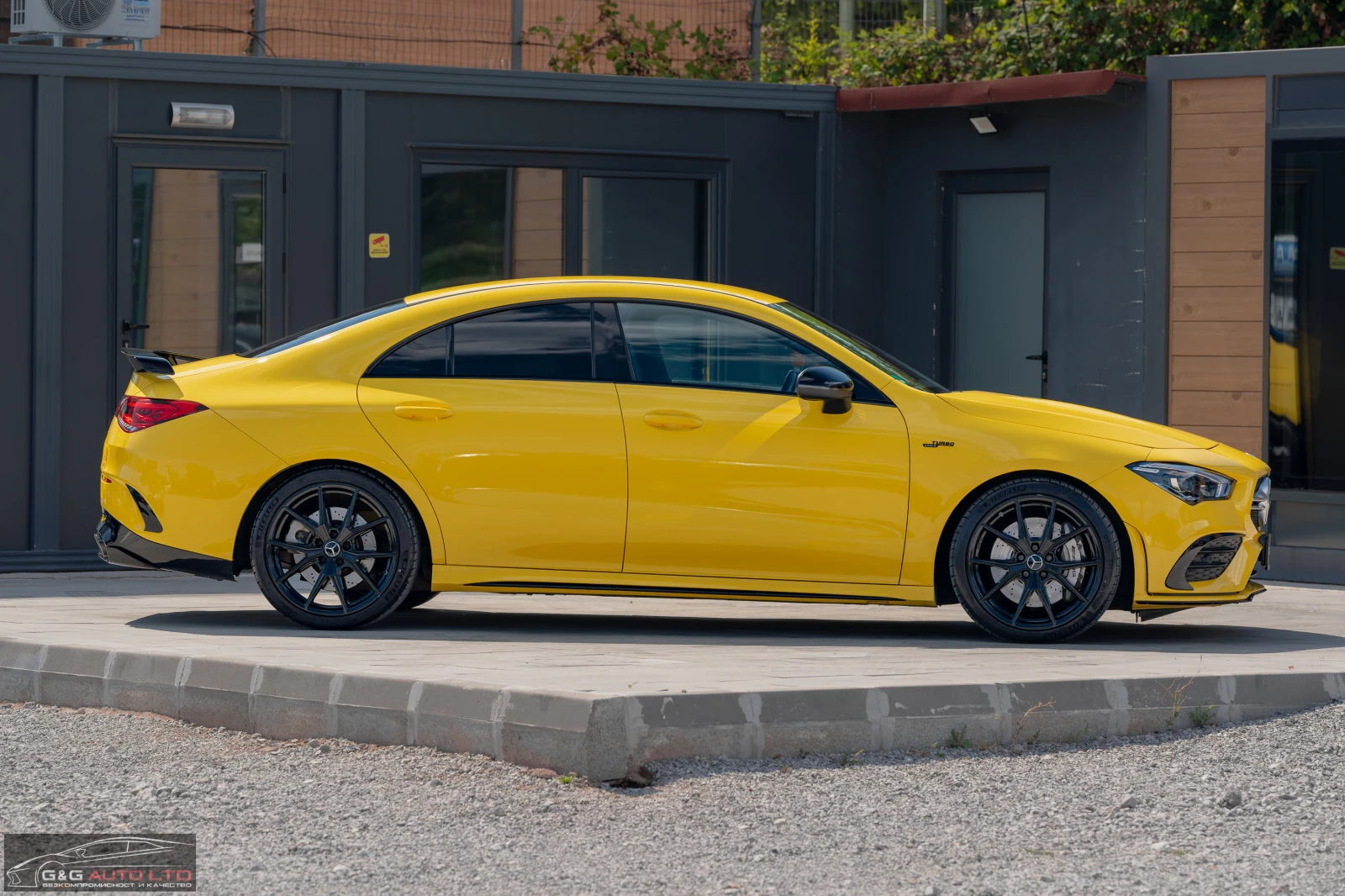 Mercedes-Benz CLA 350 AMG 4MATIC/306HP/CAM/DIGI/AMBI/KLESS/LED/DISTRONIC - изображение 4