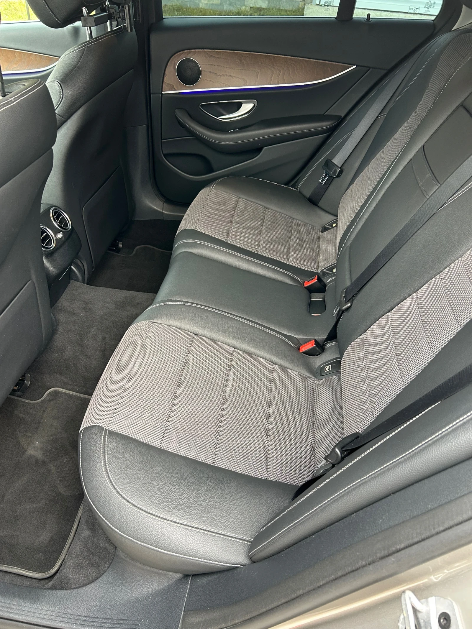 Mercedes-Benz E 300 Mercedes Benz E300E Plug In Hybrid Multibeam - изображение 7