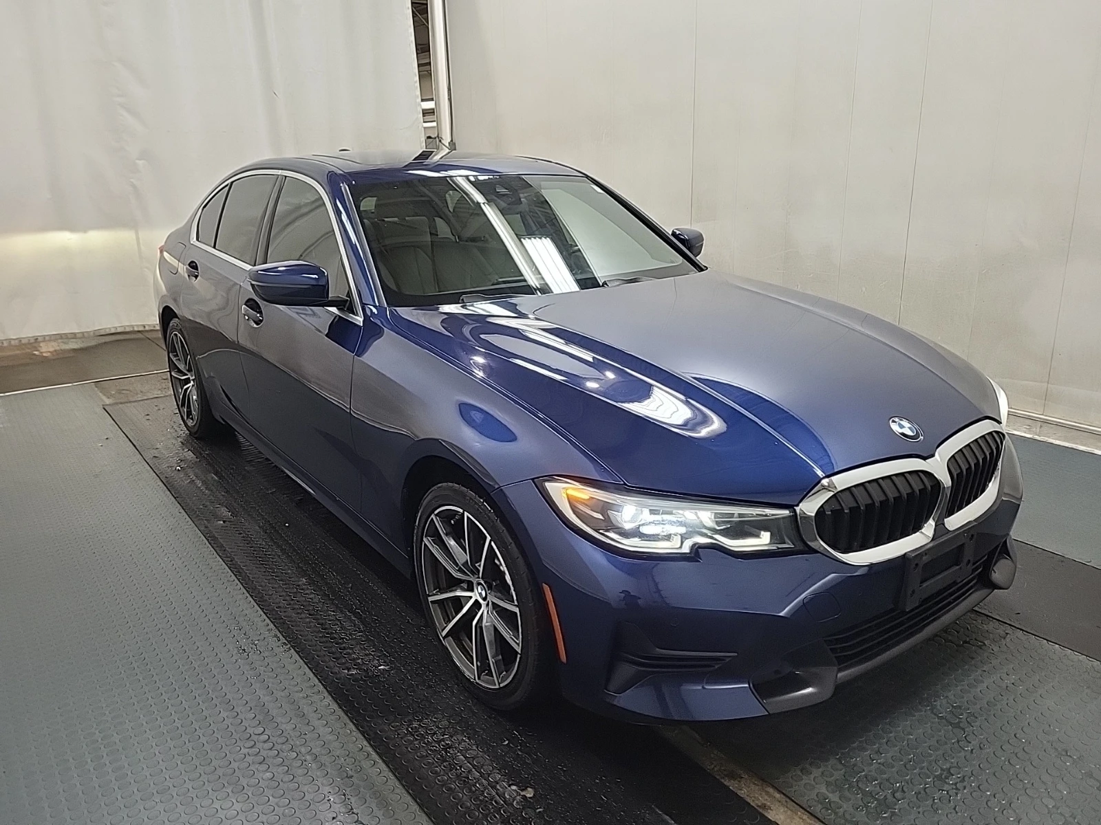 BMW 330 * 330I XDRIVE * CARFAX * ЦЕНА ДО БЪЛГАРИЯ - изображение 2