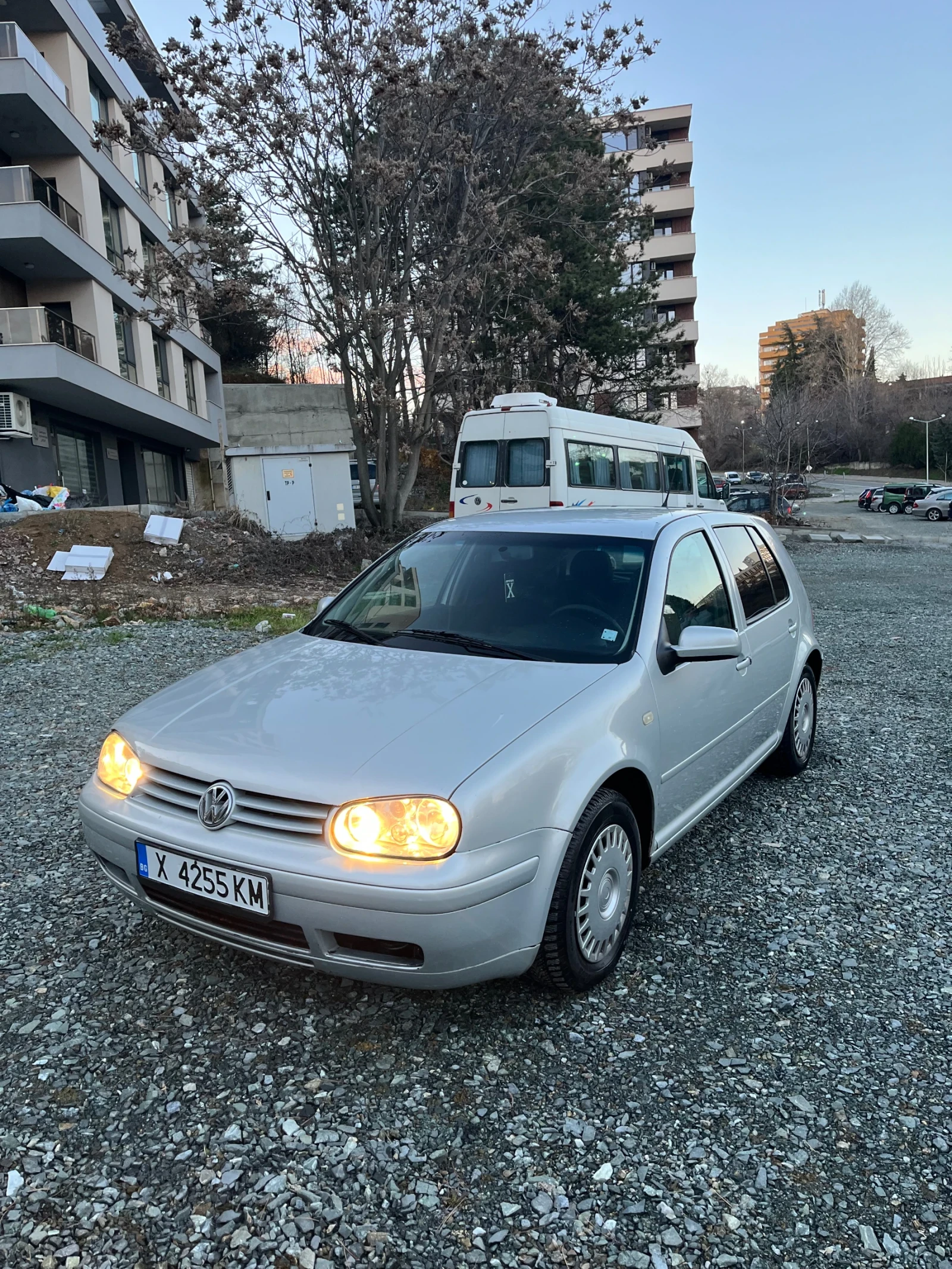 VW Golf, снимка 2 - Автомобили и джипове - 53855112