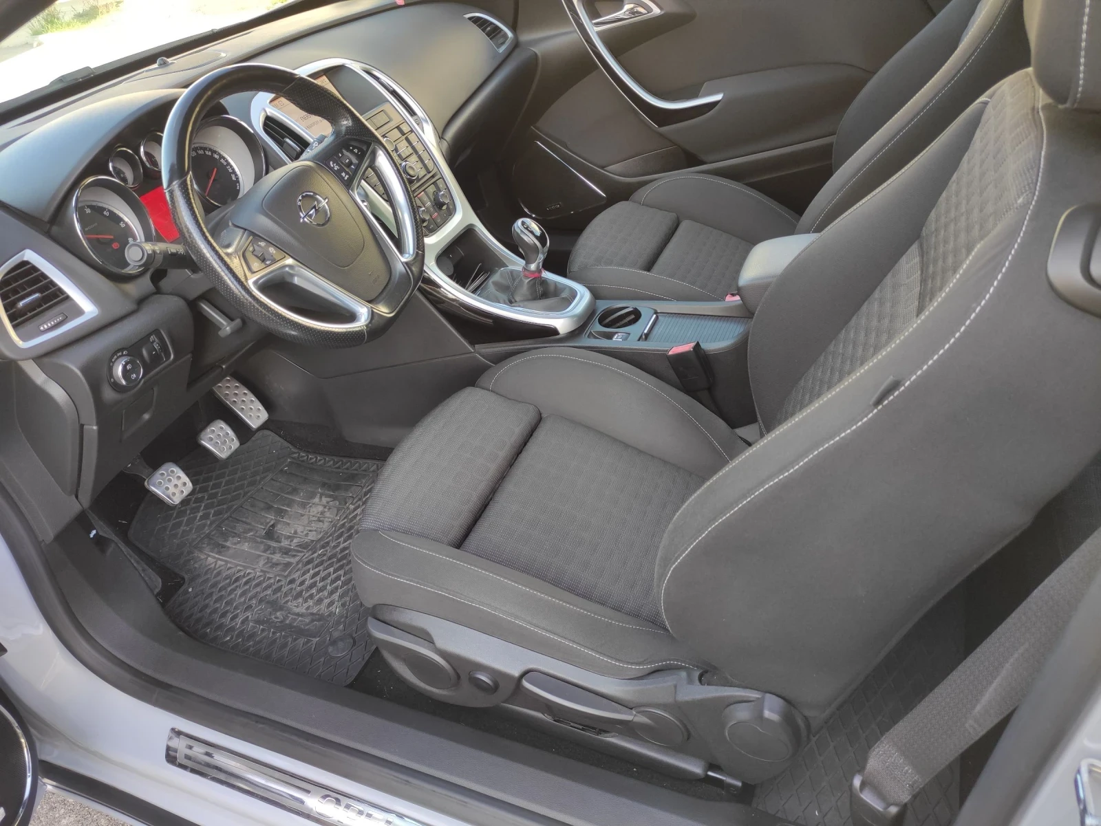 Opel Astra GTC OPCLine , снимка 9 - Автомобили и джипове - 54001404