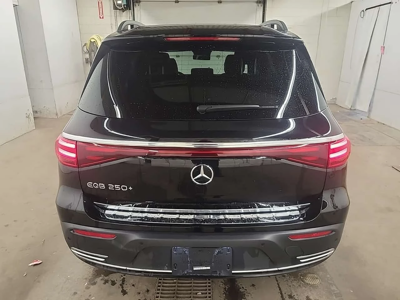 Mercedes-Benz EQB 250+ | AMBIENT| PANO| ПАМЕТ| 2 КЛЮЧА| , снимка 5 - Автомобили и джипове - 54226158