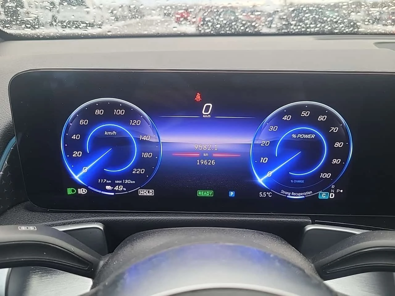 Mercedes-Benz EQB 250+ | AMBIENT| PANO| ПАМЕТ| 2 КЛЮЧА| , снимка 11 - Автомобили и джипове - 54226158